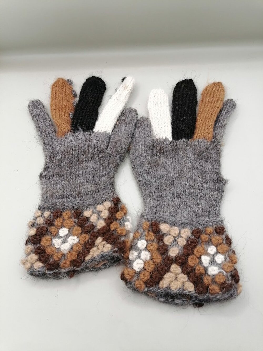 Andean Alpaca Wool Gloves, Hand-Knitted in Cusco – Warm for Winter